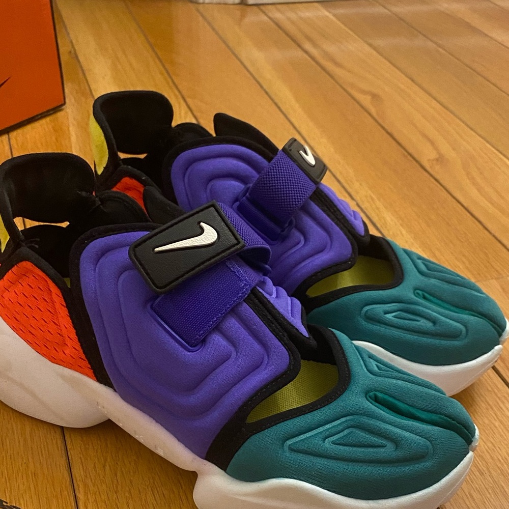 Nike Aquarift Sneakers